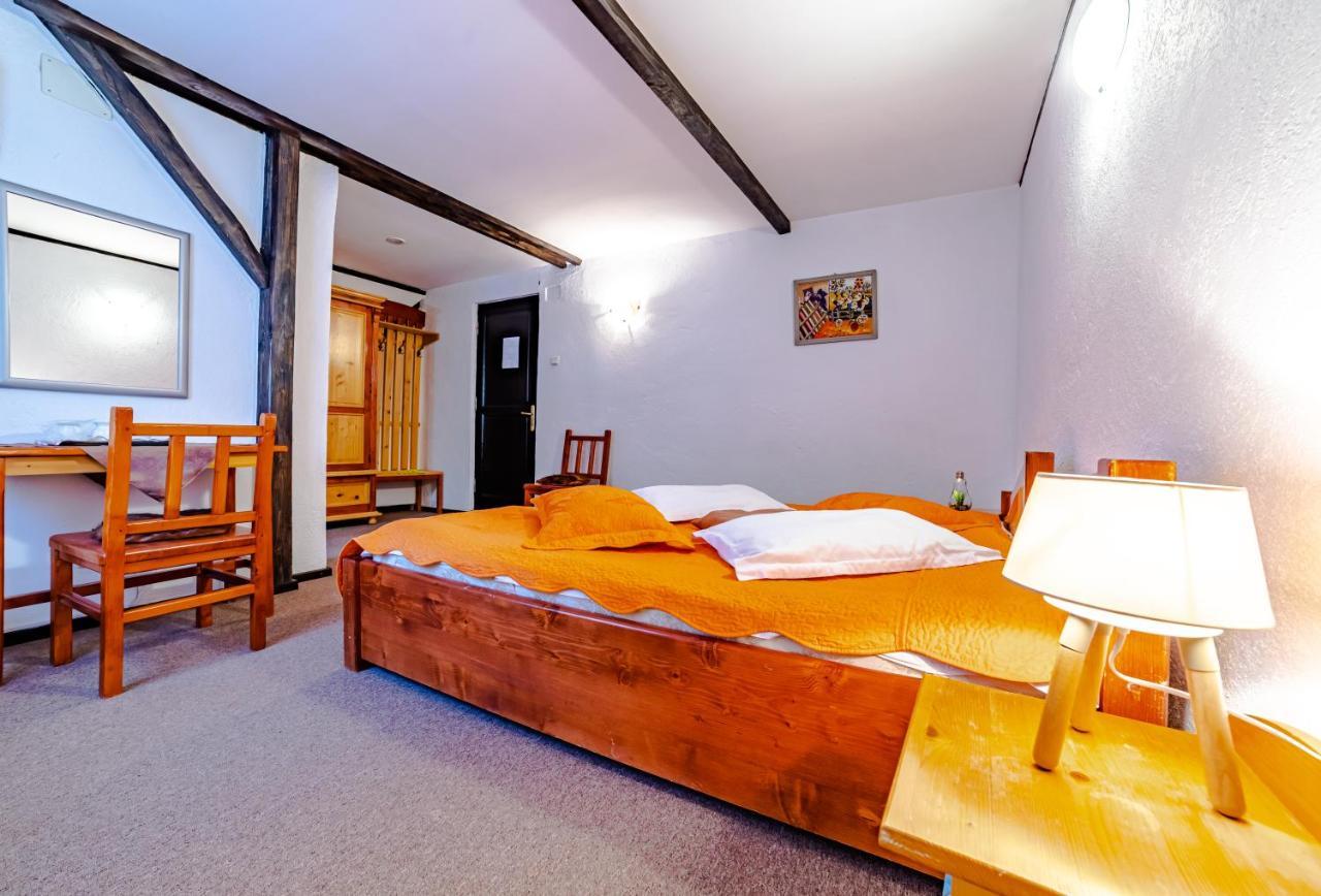 Pensiunea Hanul Oierului Bran  Extérieur photo